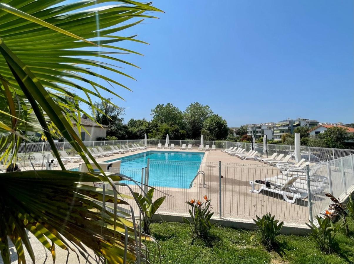 Studio 2 - Les Suites De Robinson - Residence Avec Piscine En Bord De Siagne, A Mandelieu Kültér fotó