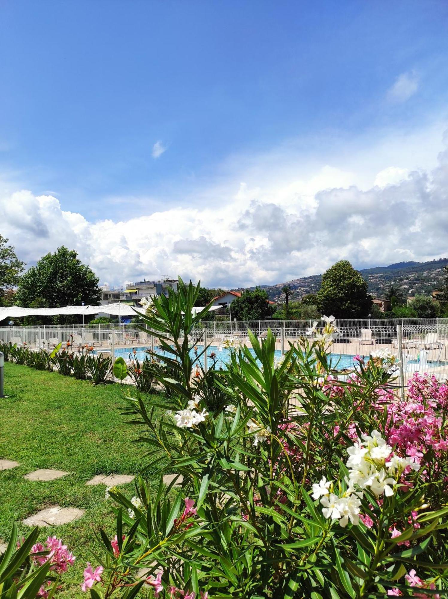 Studio 2 - Les Suites De Robinson - Residence Avec Piscine En Bord De Siagne, A Mandelieu Kültér fotó